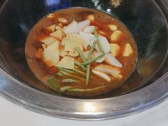 -哈尔滨烧烤·山河村铁锅炖(交大店)