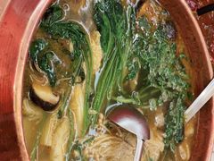 -虾弄弄海派小龙虾·牛羊蝎子火锅