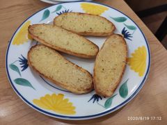 蒜香烤面包-萨莉亚意式餐厅(南京环亚凯瑟琳广场店)