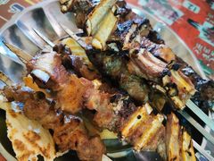 -烤肉小伙烤肉店