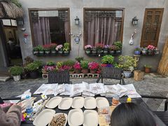 -小草屋轰趴馆别墅派对新场团建家庭聚会
