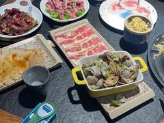 -七甲山烤肉(长白山奇石山珍根艺一条街店)