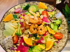 夏威夷鲜虾轻体沙拉杂粮米-Rabbit Cafe私房西餐甜点咖啡(栖霞路店)