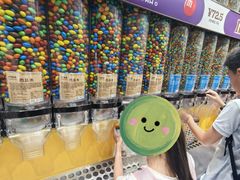 -m豆巧克力世界(上海世茂广场店)