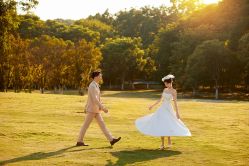 -雪中彩影婚纱摄影·微光艺术中心