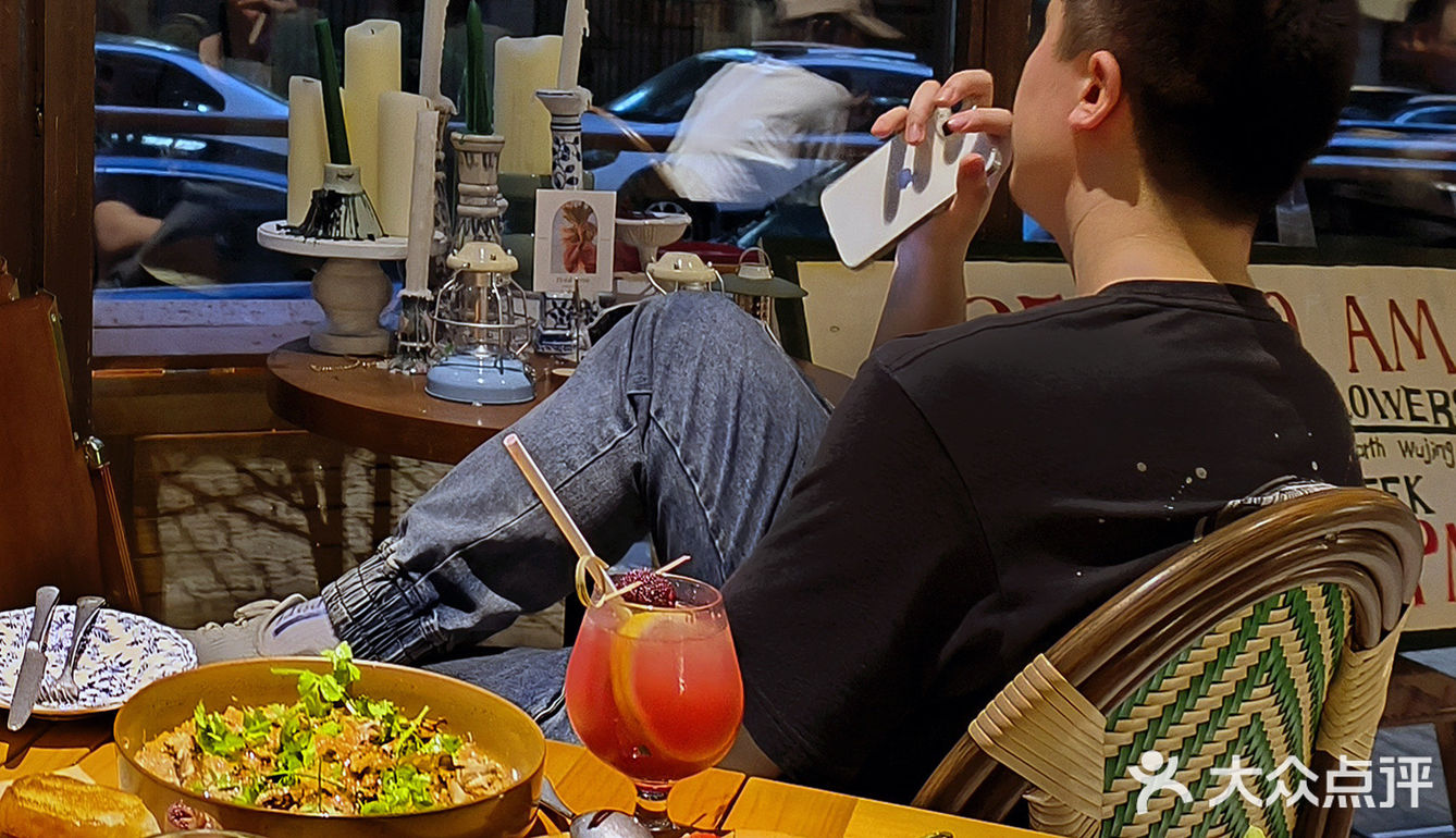 恭喜万象城拥有加菲猫同款千层意面…