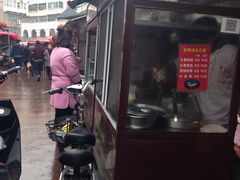 -黄焖鸡米饭(新天地美食街店)