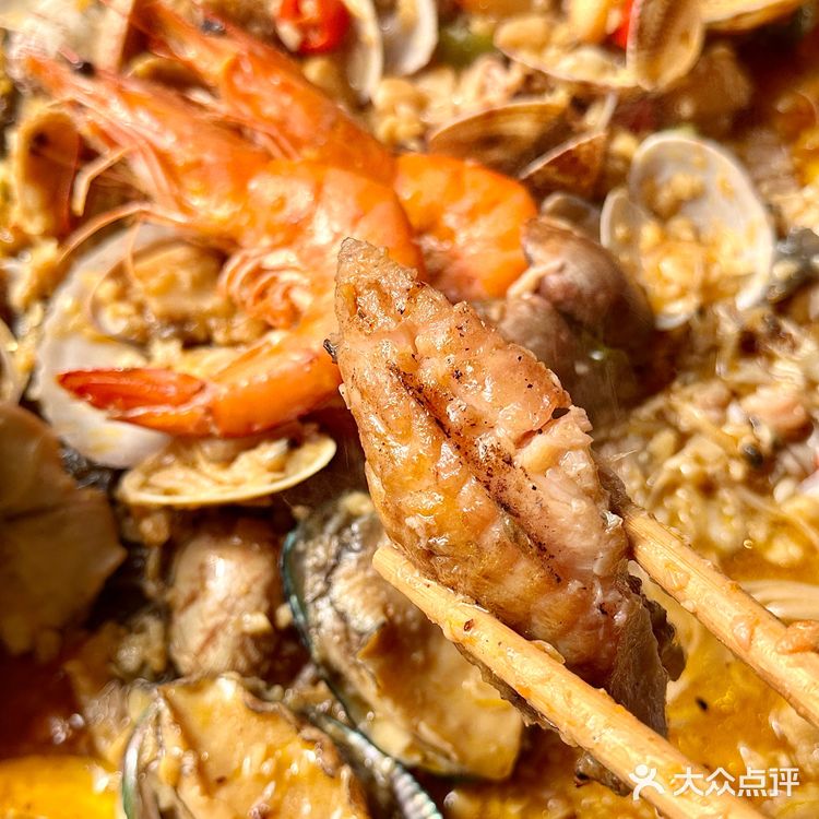 大连海鲜烤鱼！用大连话说！血好歹！！！