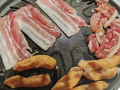 -明洞阿姨·韩式酱蟹烤肉·创意料理(三元桥店)