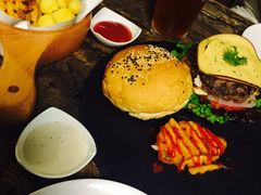 -HIGH FIVE哈福手工汉堡(桂林路店)