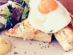 -ROAST coffee & eatery