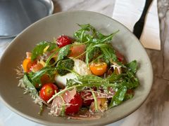 布拉塔芝士蔬菜沙拉-the rug 飞毯 (朝阳公园店)