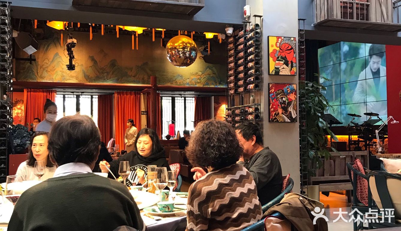 可以听京剧的新派京菜