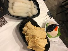 -鲜入围煮花胶鸡海鲜火锅