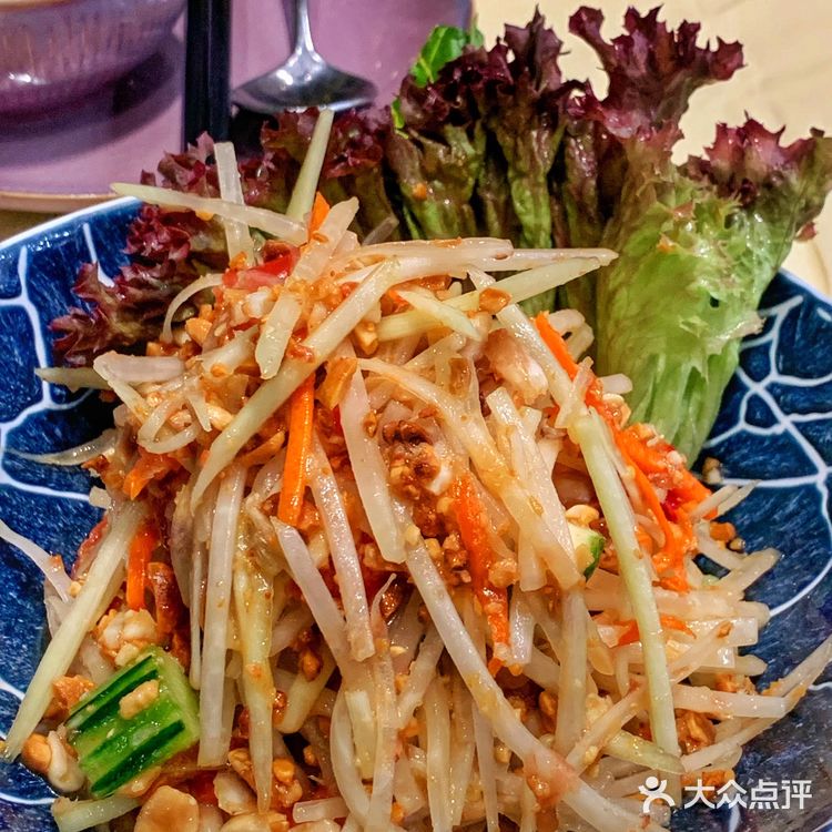 菠萝海鲜饭全场最惊艳 好吃料很丰富 有葡萄干肉松