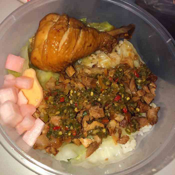 秋雨猪脚饭(沙坪坝好吃街店)