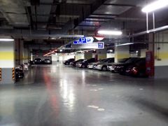 -百联又一城停车场