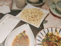 -黄记煌三汁焖锅(新佳丽江汉路店)