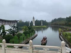 -七彩云南古滇温泉山庄
