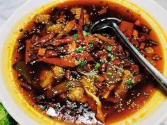 磁器口毛血旺-山顶顶概念四川菜(黄埔大道店)