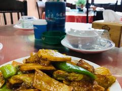 -明月食府(二区干二路店)