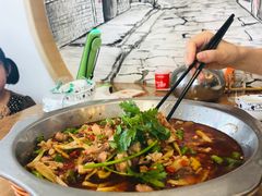 -兔行天下-鸿鹤鲜锅兔(中海国际店)