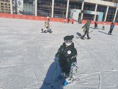 -荣盛康旅野三坡滑雪场