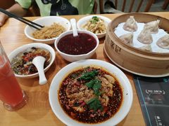-诚铭记·虾仁汤包·成都小吃(融创店)