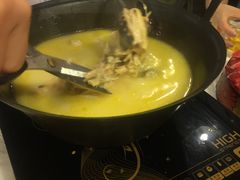 -鲜入围煮花胶鸡海鲜火锅
