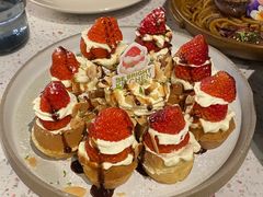 草莓忌廉华夫饼-BE BRIGHT KITCHEN(正佳广场店)