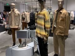 -URBAN REVIVO(欢乐海岸购物中心店)