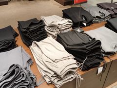 -URBAN REVIVO(上海中庚漫游城店)