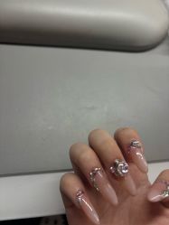 -小黑瓶美甲美睫