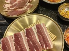 -臻牛烤肉