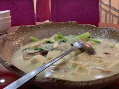 -粘豆包柴火铁锅炖