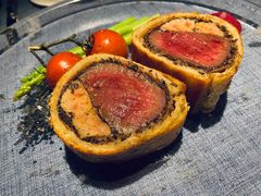 惠灵顿牛排-弦月窗LUNETTE BY AMANDA(复兴路店)