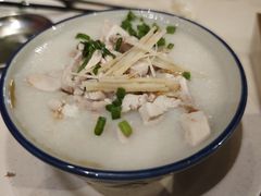滑鸡肉片粥-何九海南茶店(鬼仔巷店)