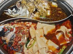 -阿瓦山寨·湘菜现炒·剁椒鱼头王(咸阳总店)
