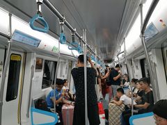 -新百广场(地铁站)