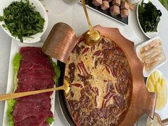-墨居上隐·院子里火锅(峨眉店)