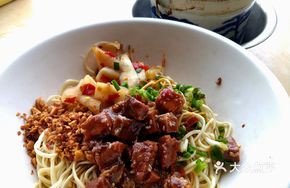 Beef Shank Noodle with Mixed Sauce