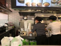 -老乡鸡(武汉中南梅苑小区地铁站店)