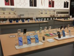 -华为授权体验店(中山公园来福士)