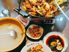 -富正毅三下锅·湘西韵味(天门山索道店)