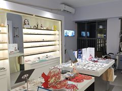 -视野联行眼镜•蔡司•依视路(温江店)