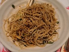 -肥肥虾庄·金牌油焖大虾(汉街SKP店)
