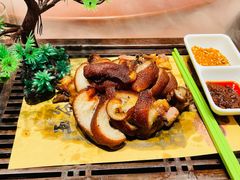 红烧悠悠猪蹄-中国徽菜·徽商故里(罍街店)