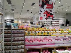 -名创优品(山东青岛华润万象城店)