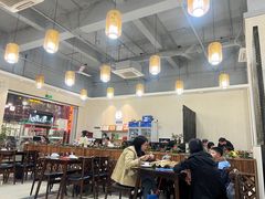 大堂-胡须哥网红竹筒菜
