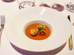 意式鸭肝饺子配牛肉清汤-AZUR聚(香格里拉饭店)